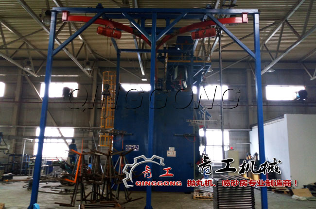 俄羅（luó）斯吊鉤式拋丸機安裝調試現（xiàn）場